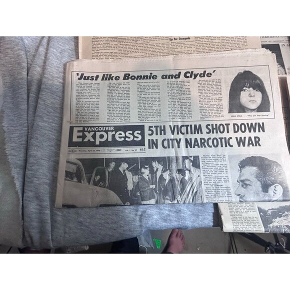 Newspaper Lot Of Express News 5th Victims Shot Down In City Narcotic War 154 - Picture 2 of 9